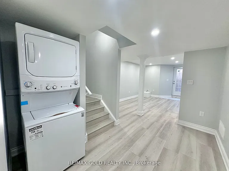 555 Settlers Rd W #BASEMENT — Photo 12