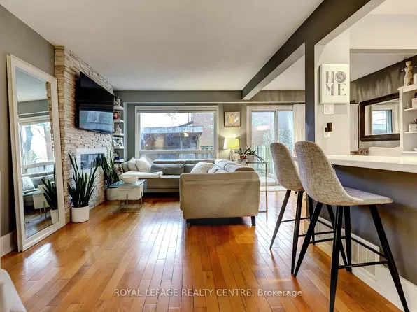 3025 Cedarglen Gate #60, Mississauga, ON L5C 2V7