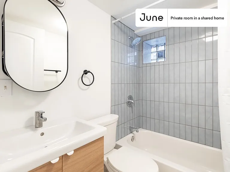 1841 N Mozart St #C — Photo 9