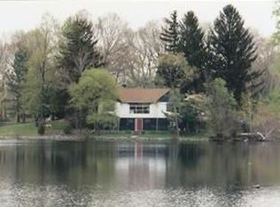 15 Lakepoint Ct, Newton, NJ 07860