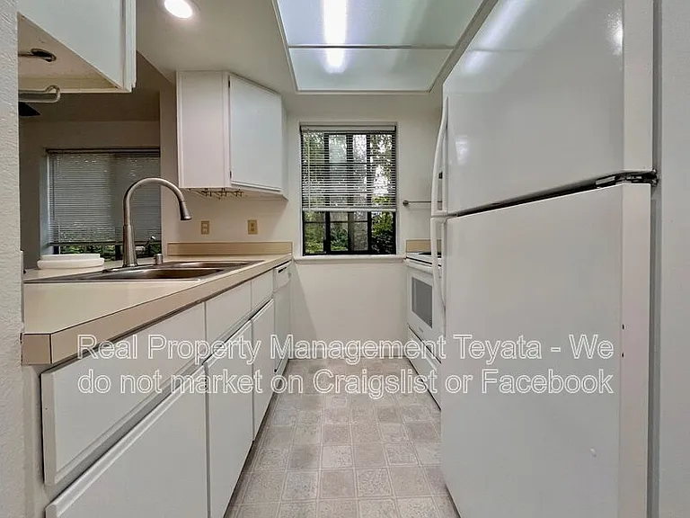 1338 Puget St #1 — Photo 5