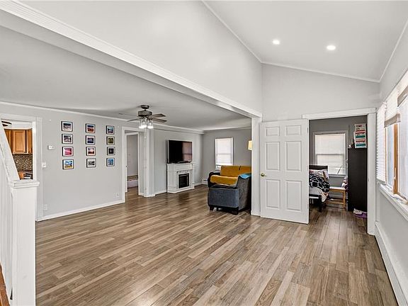 4th image of 1 Aster Ct