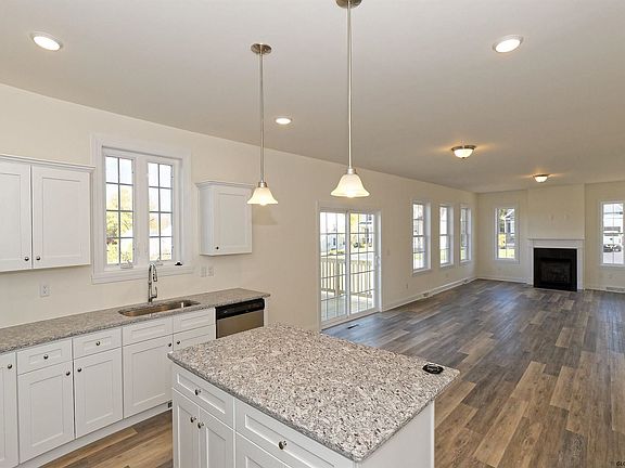 3rd image of 23 Timberline Dr