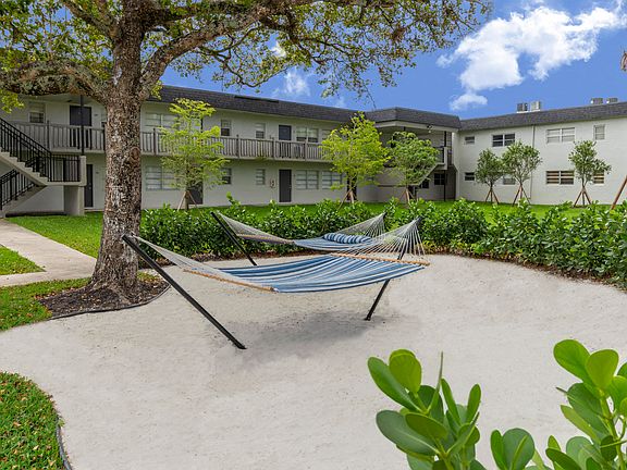 4th image of 4199 SW 67th Ave #3444948