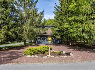 7170 Robinwood Dr, Tobyhanna, PA