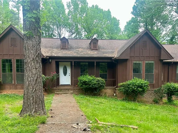 26 Forestwood Dr, Centreville, AL 35042