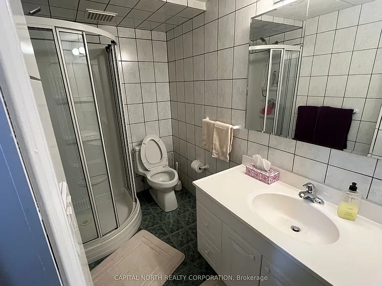 37 Robertson Close #BASEMENT — Photo 4