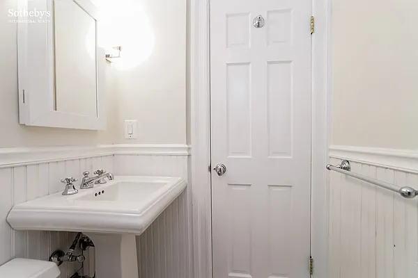 Rented by Sotheby's International Realty | media 18