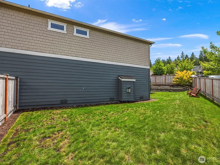6605 Svea Ct NE — Photo 36