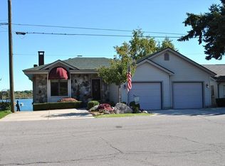 1001 River Rd, Saint Clair, MI 48079