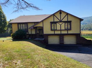 506 W County Rd, Sugarloaf, PA 18249