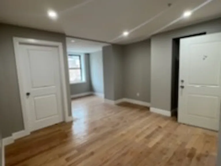 525 Clinton Ave — Photo 15