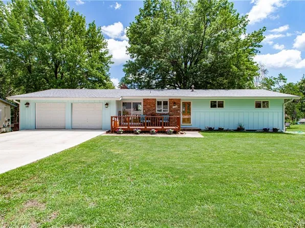 133 Dockside Cir, Lake Tapawingo, MO 64015
