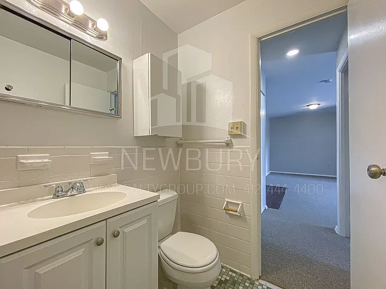 Poplar Apartments — Photo 25