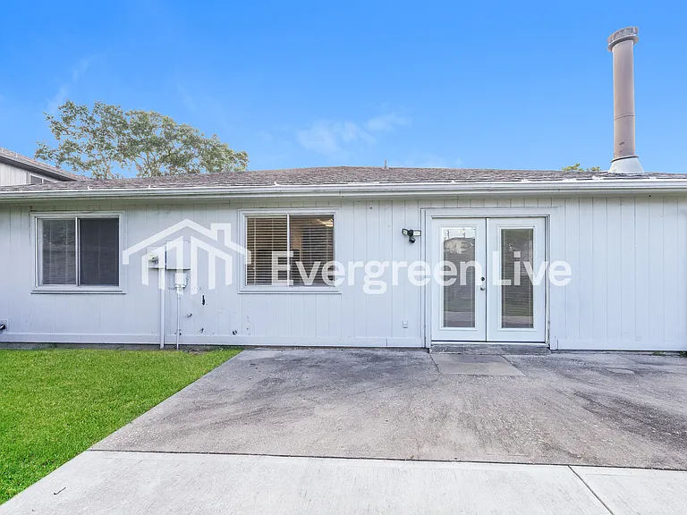 18034 Lago Forest Dr — Photo 15