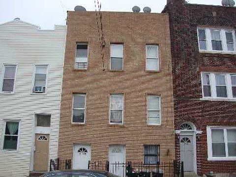 2nd image of 10940 Corona Ave