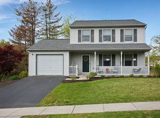 24 Pine Ridge Cir, Enola, PA 17025