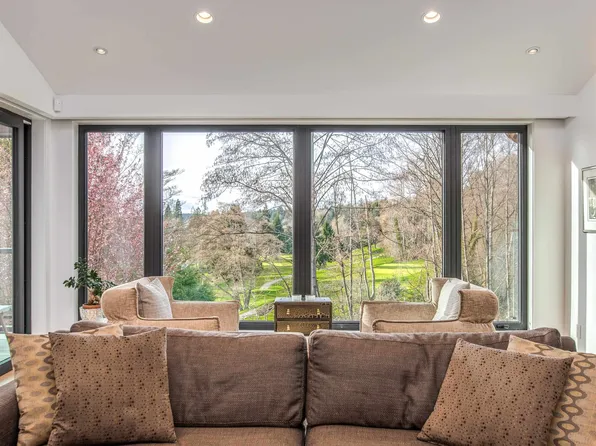 2236 Yewbrook Pl, Vancouver, BC V6P 6K4