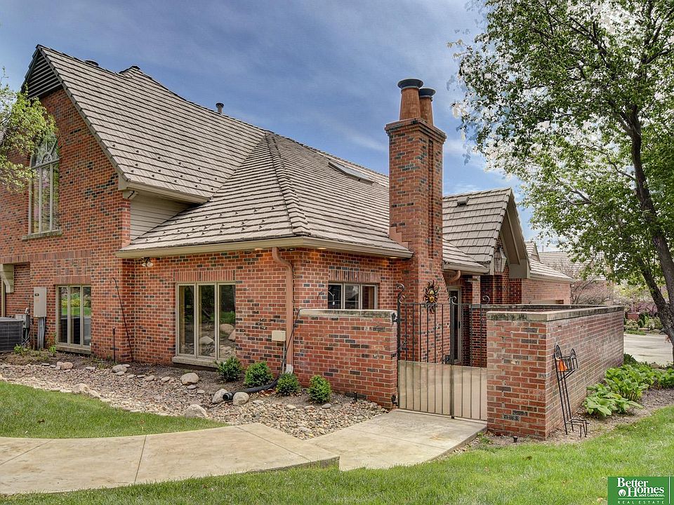 1st image of 8914 Douglas Ct
