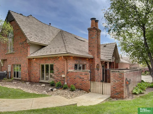 8914 Douglas Ct, Omaha, NE 68114