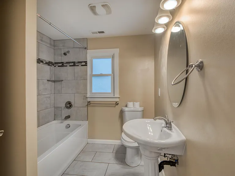 7006 SE 66th Ave #1 — Photo 12