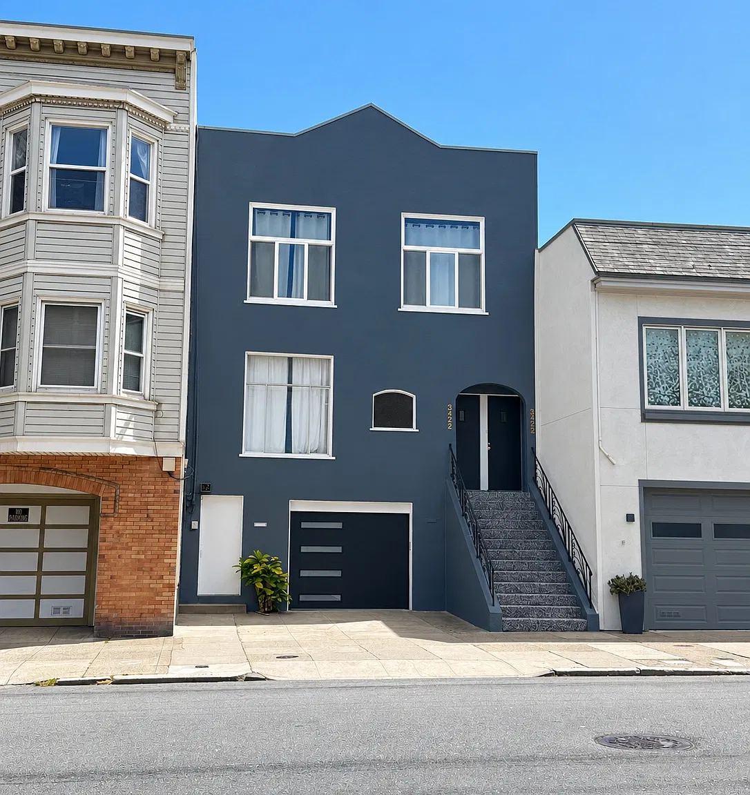 2 bed, 900 sqft, $6,100 — Photo 1