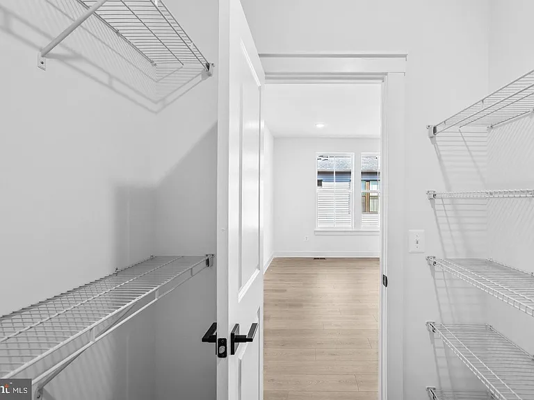 118 Locke Mews #B — Photo 26