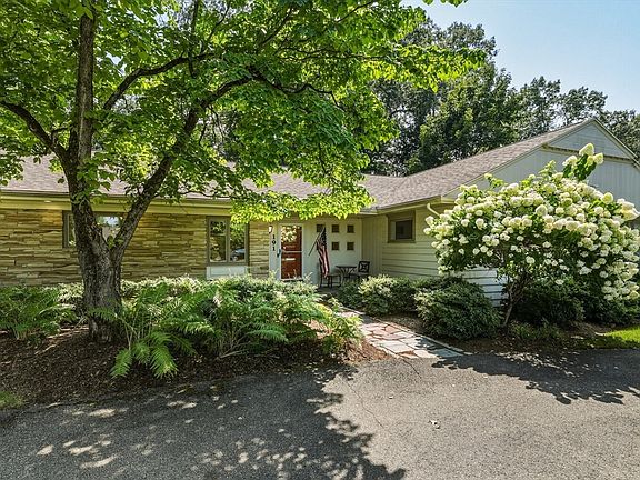 2nd image of 191 Pinewood Dr