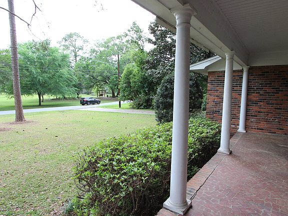 4th image of 2525 Harriman Cir