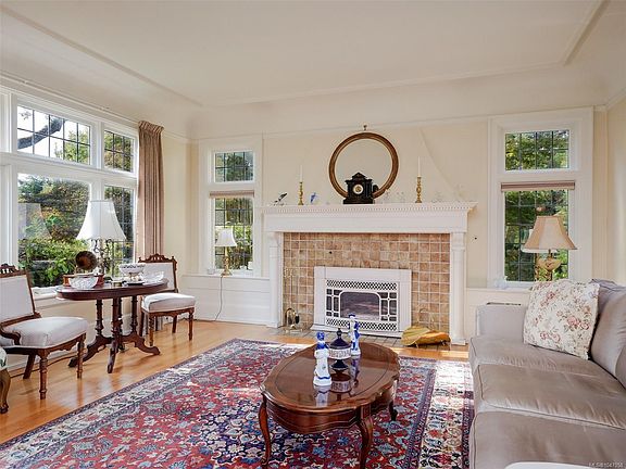 3rd image of 3000 Uplands Rd
