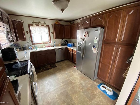 5th image of 21400 Briarcliff St