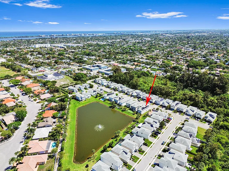 1826 Lake Cove Dr — Photo 40