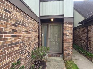 54 Meadow View Ct, Leonia, NJ 07605