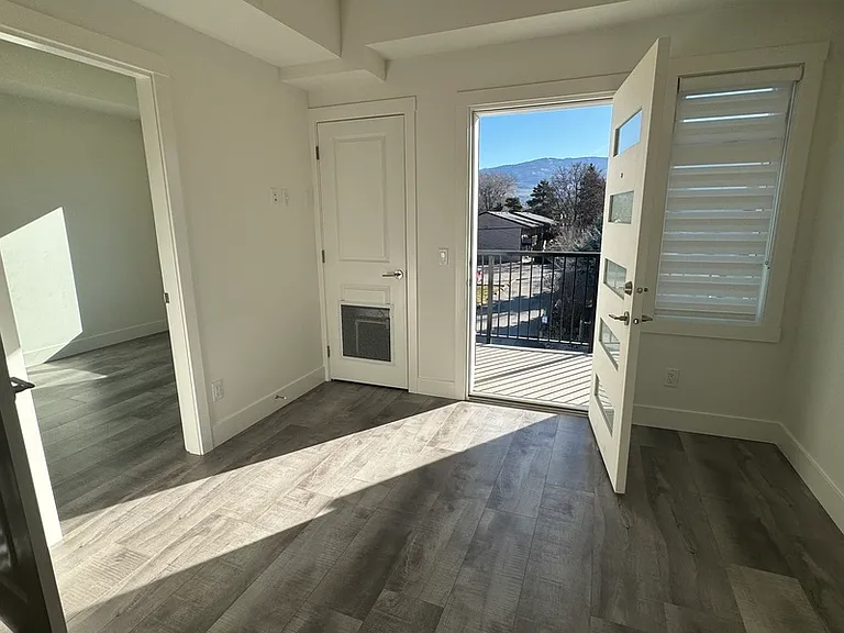 320 Mills Rd #5 — Photo 6