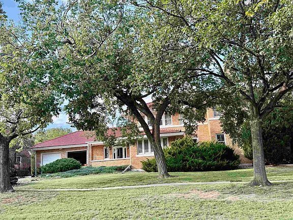 4th image of 210 N Fossil St