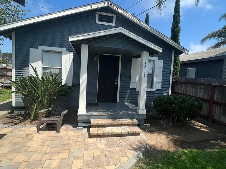 1214 Mitchell St — Photo 1