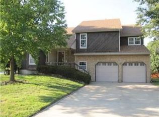 1022 E Pineview St, Olathe, KS 66061