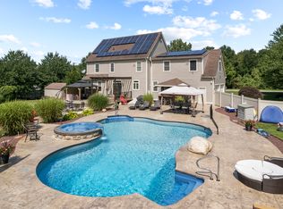 2 Birch St, Ledyard, CT 06339