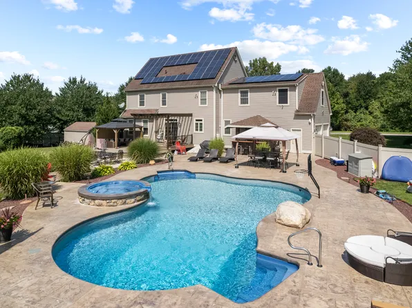 2 Birch Street, Ledyard, CT 06339