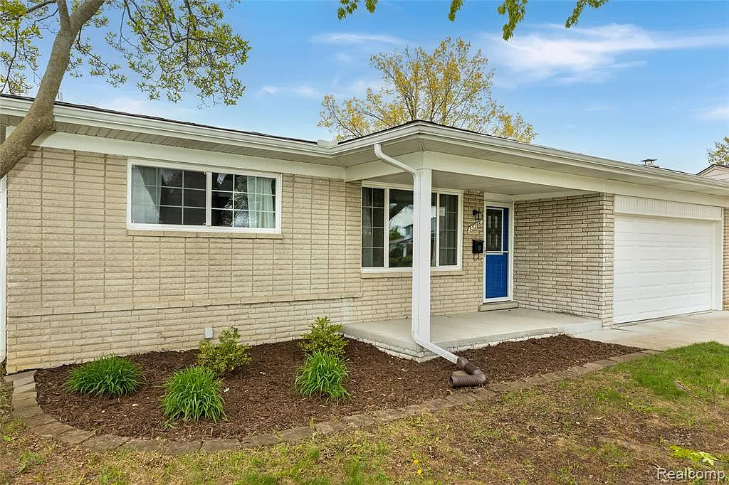 Building Photo - 33286 Linsdale Ct