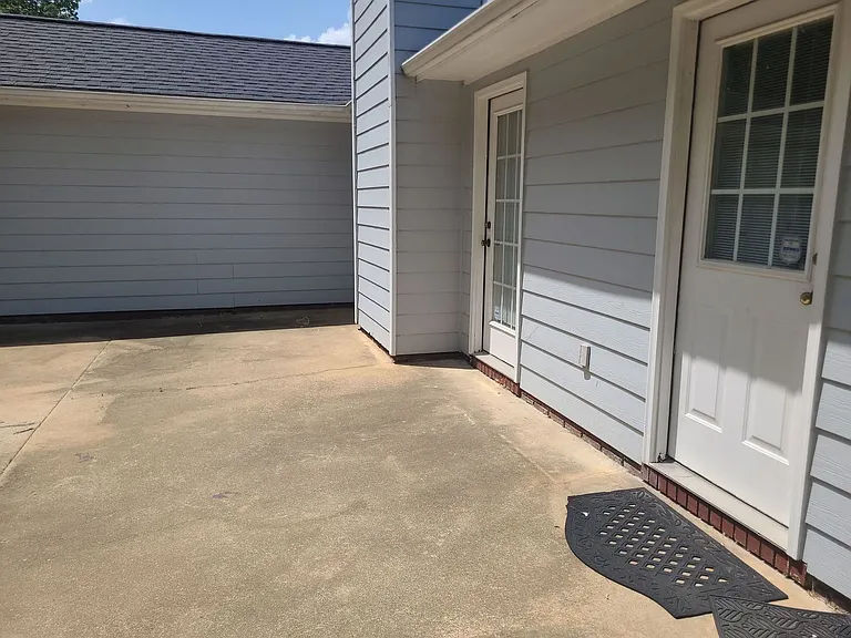 7005 Hunter Hill Ct — Photo 12