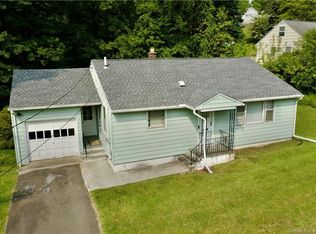 69 Parkland Ave, Waterbury, CT 06708