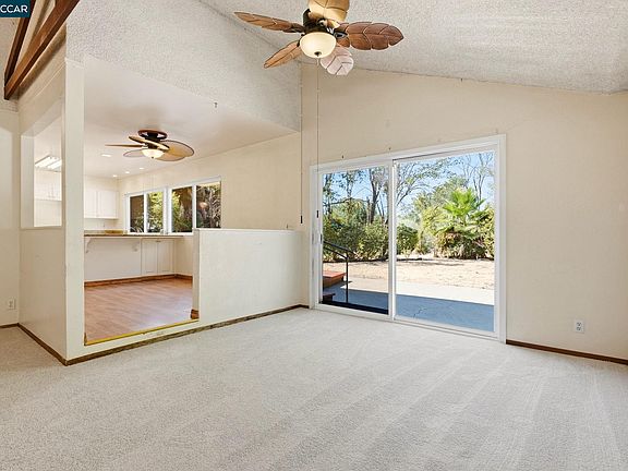 4th image of 907 Lyon Ct
