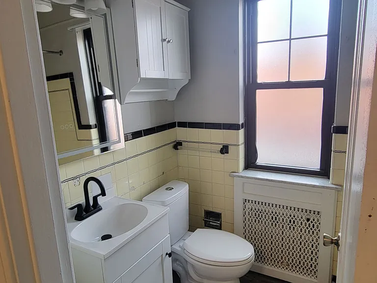 20 Cornell Pl — Photo 4