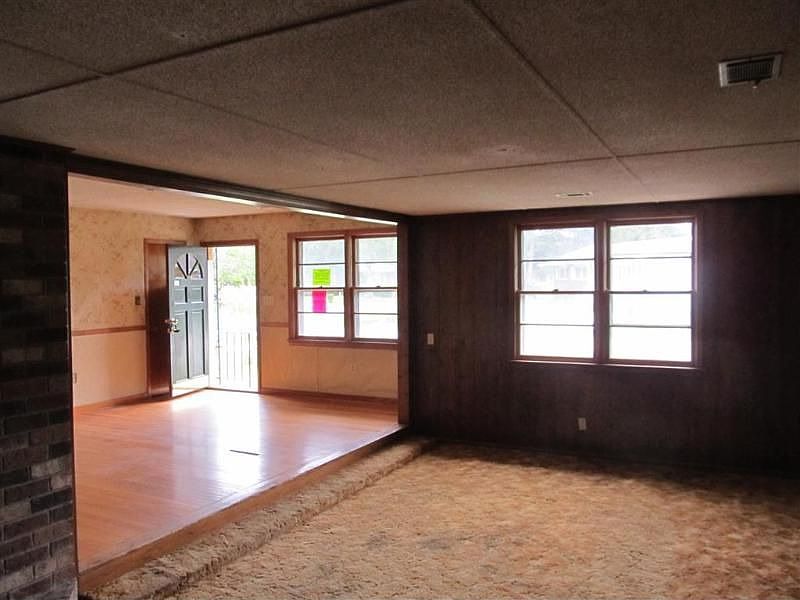 2nd image of 4200 Marilyn Dr
