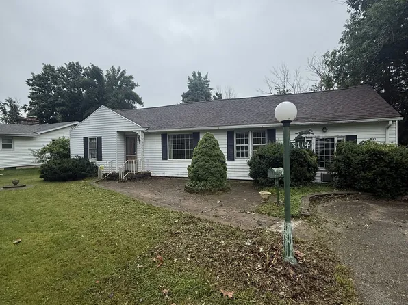 3114 Lakeland Rd, Decatur, IL 62521