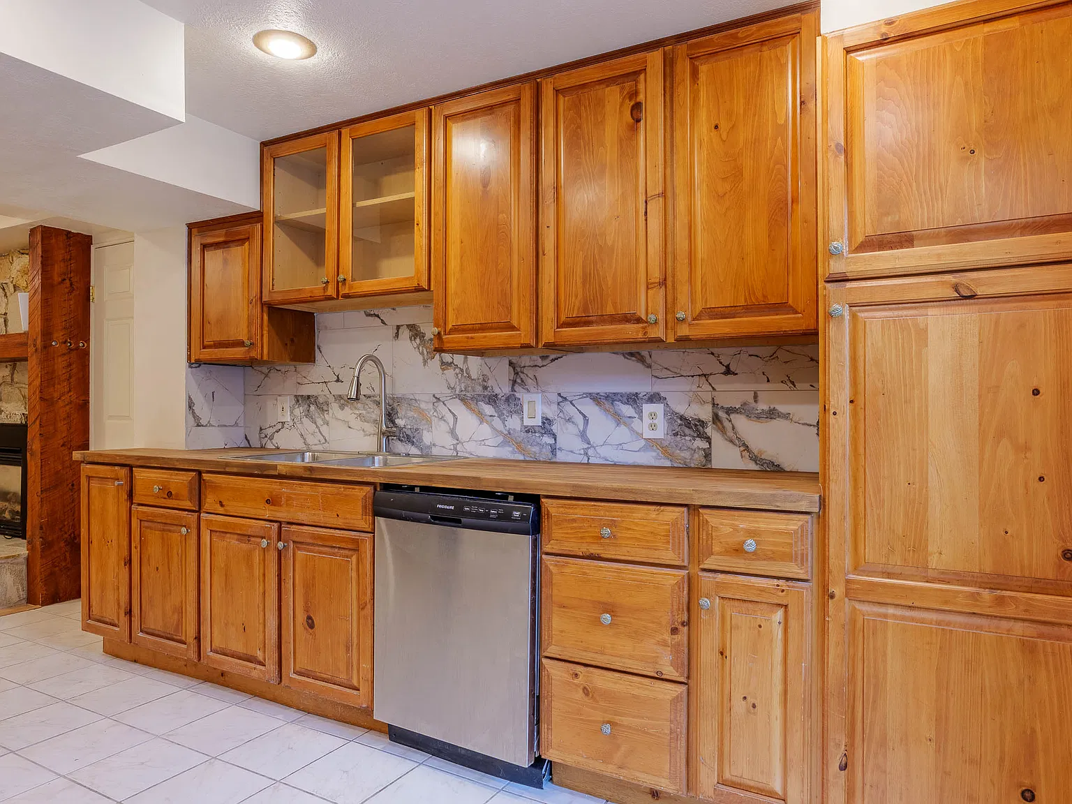 3 bed, 1858 sqft, $1,695 — Photo 2