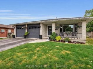 16 Classic Cres, London, ON N5W5T8