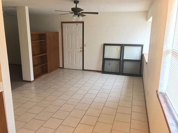 3rd image of 1932 E Lindsey St APT 114