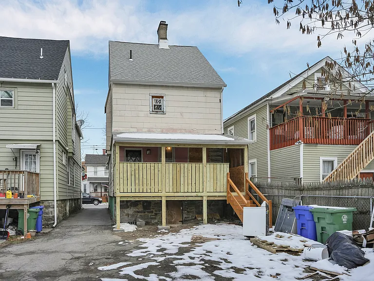 22 Grant St — Photo 32